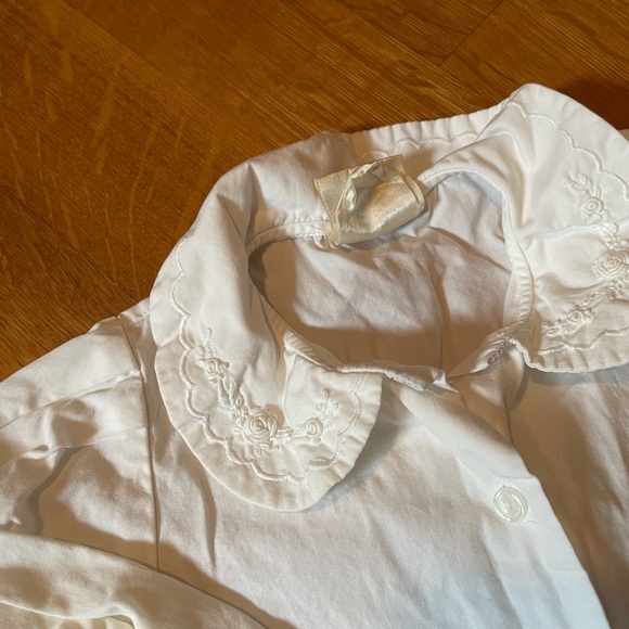 White Collared Decal Blouse - Picture 2 of 5
